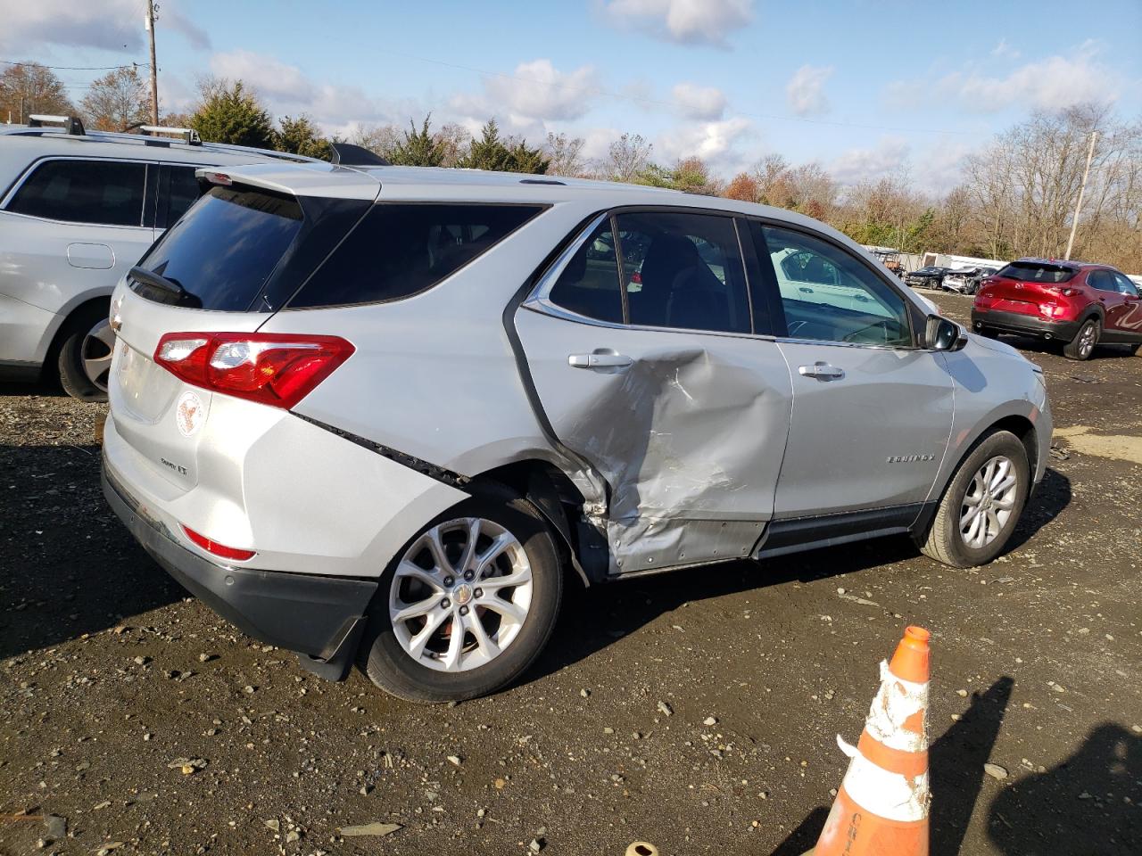 2019 Chevrolet Equinox - Image 3