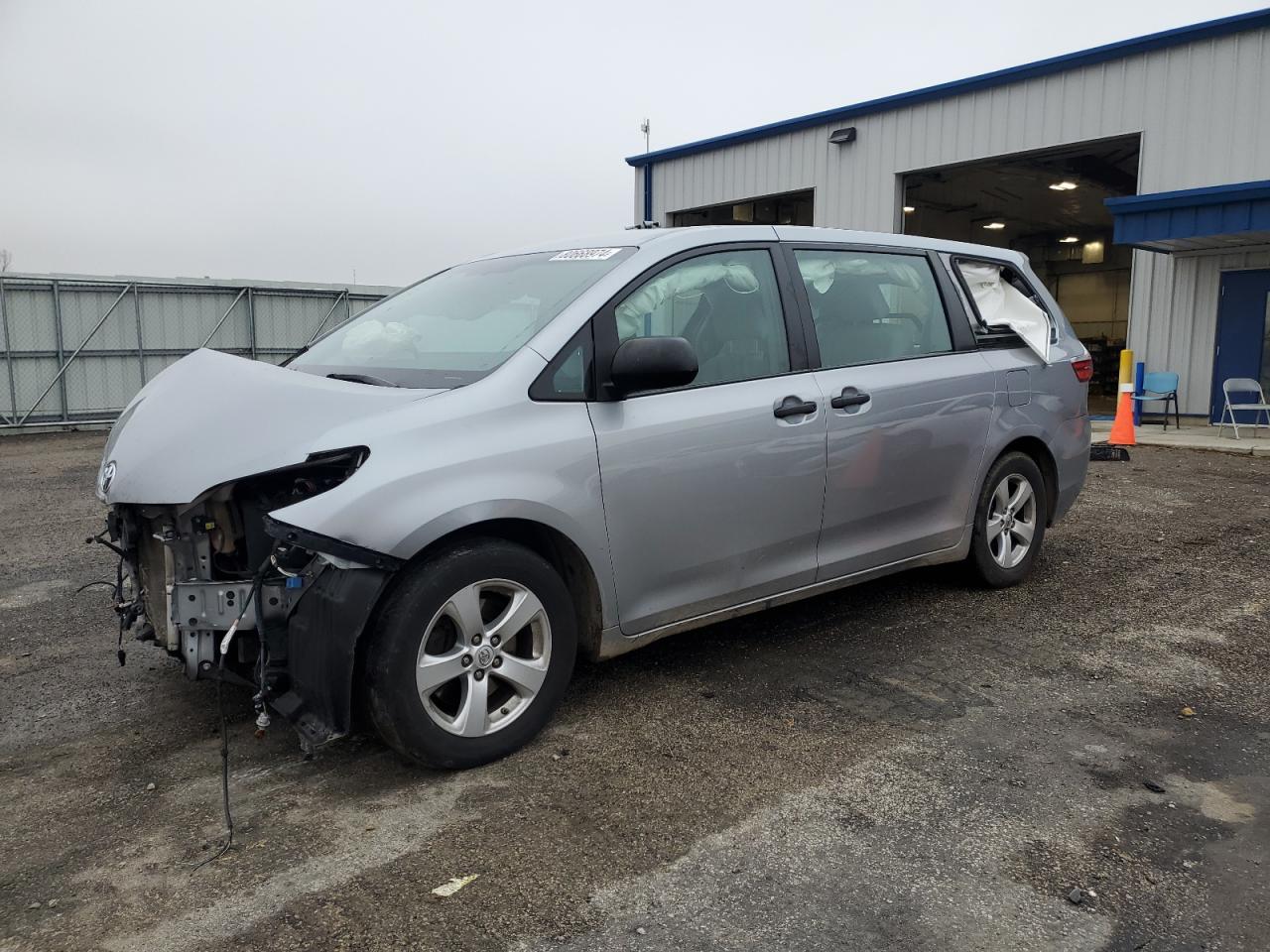 2015 Toyota Sienna VIN: 5TDZK3DC9FS606829 Lot: 80668974