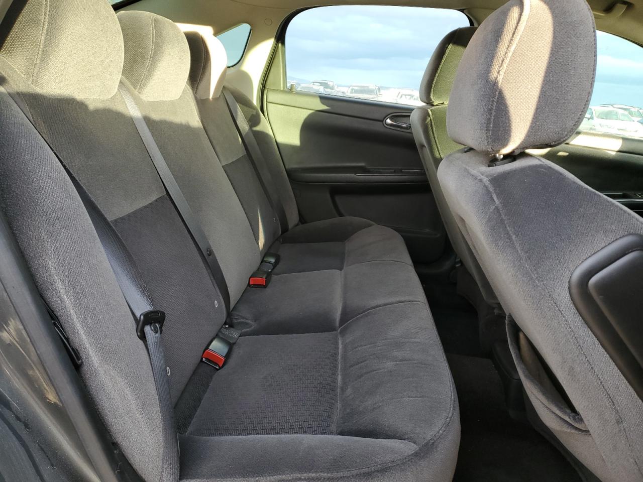 2010 Chevrolet Impala - Image 10