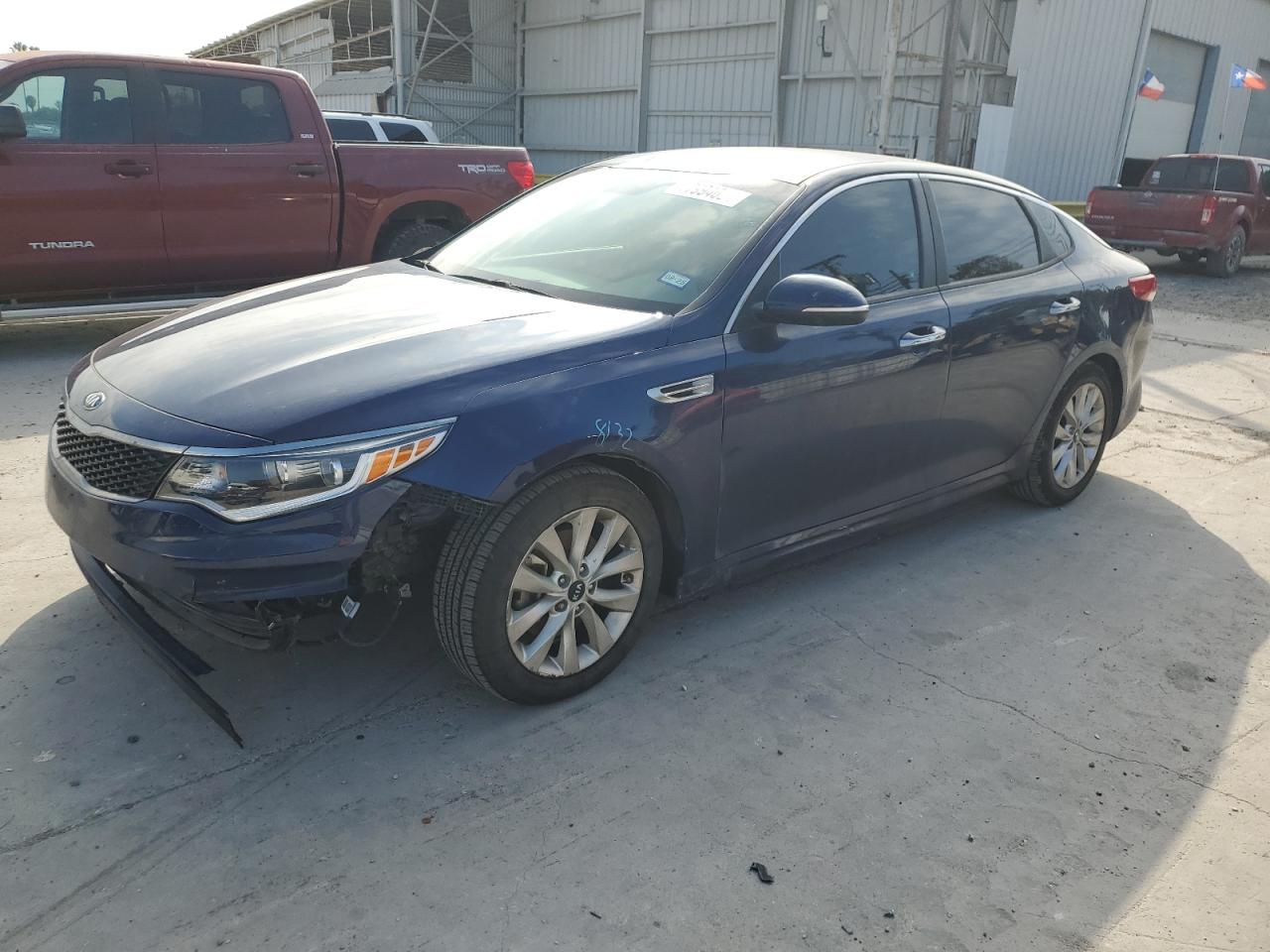 5XXGT4L33JG267202 2018 KIA OPTIMA - Image 1