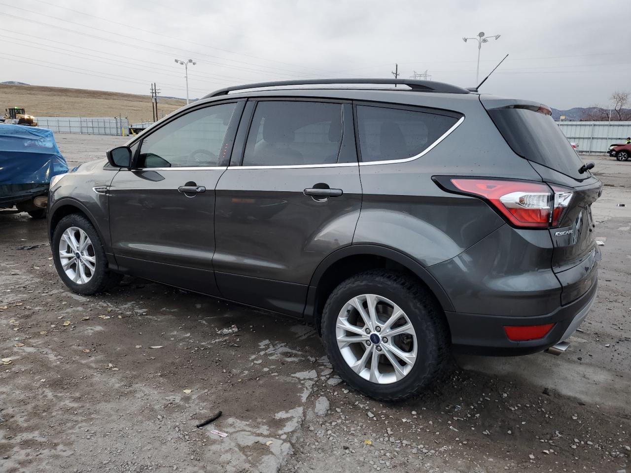 VIN 1FMCU9G91HUB60608 2017 FORD ESCAPE no.2