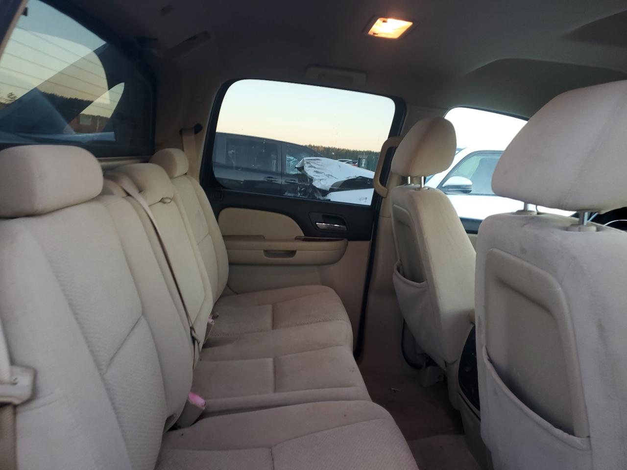 2008 Chevrolet Avalanche - Image 10