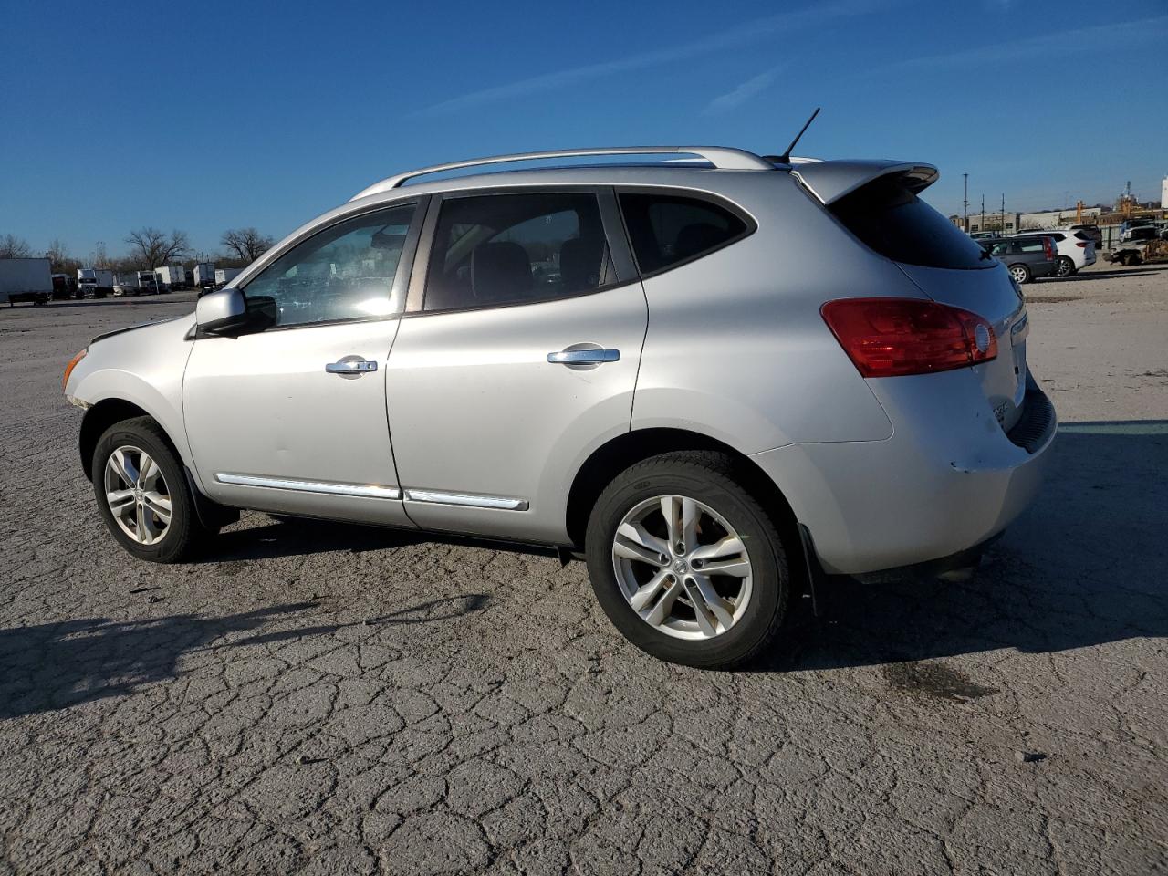2013 Nissan Rogue - Image 2