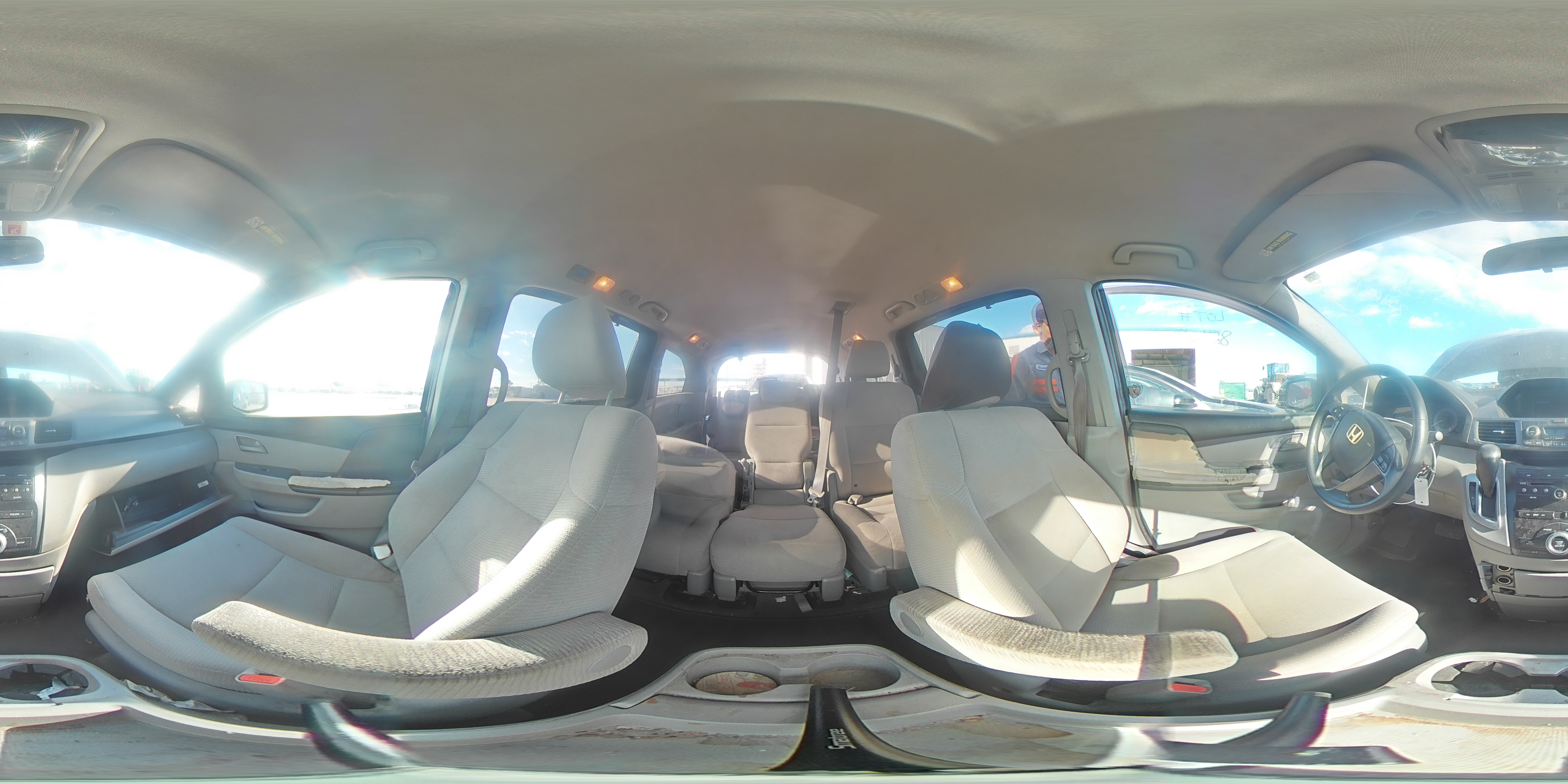 2012 Honda Odyssey - Image 15