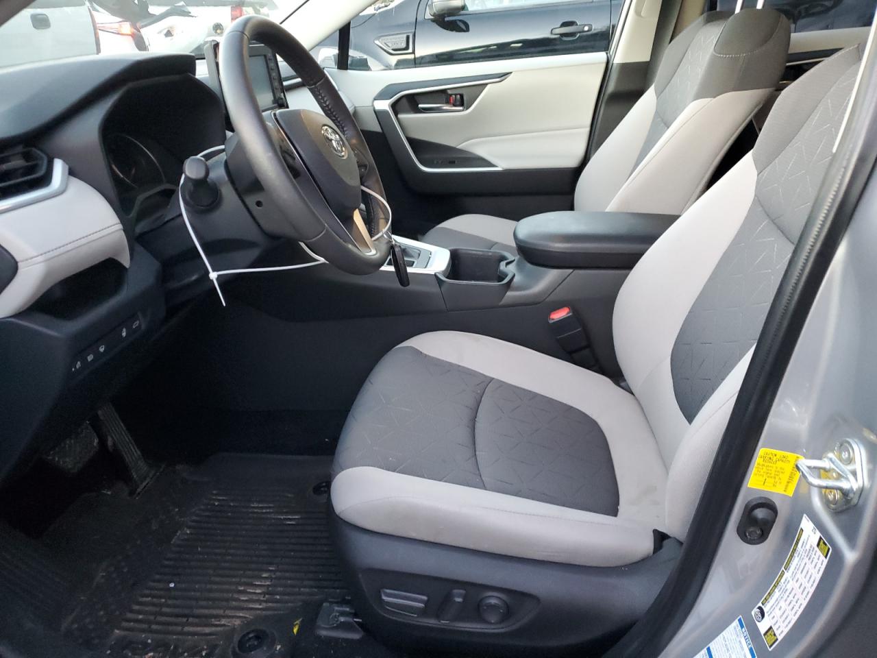 2022 Toyota RAV 4 - Image 7