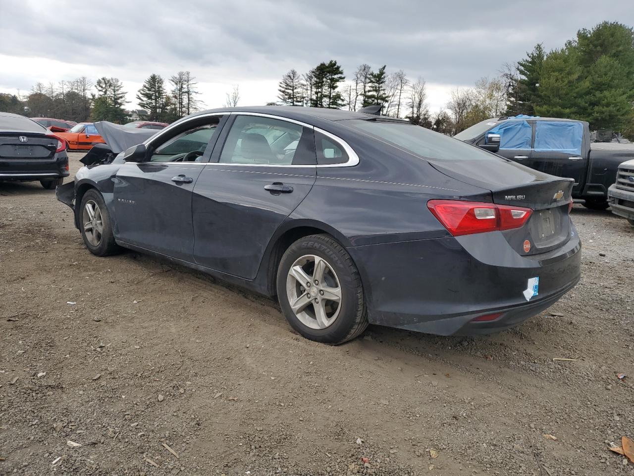 2022 Chevrolet Malibu - Image 2