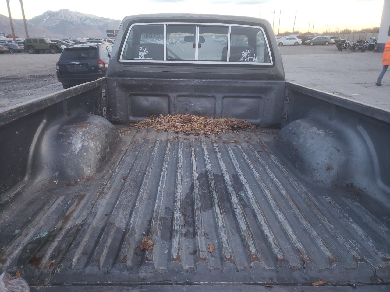 1989 Toyota Pickup - Image 10