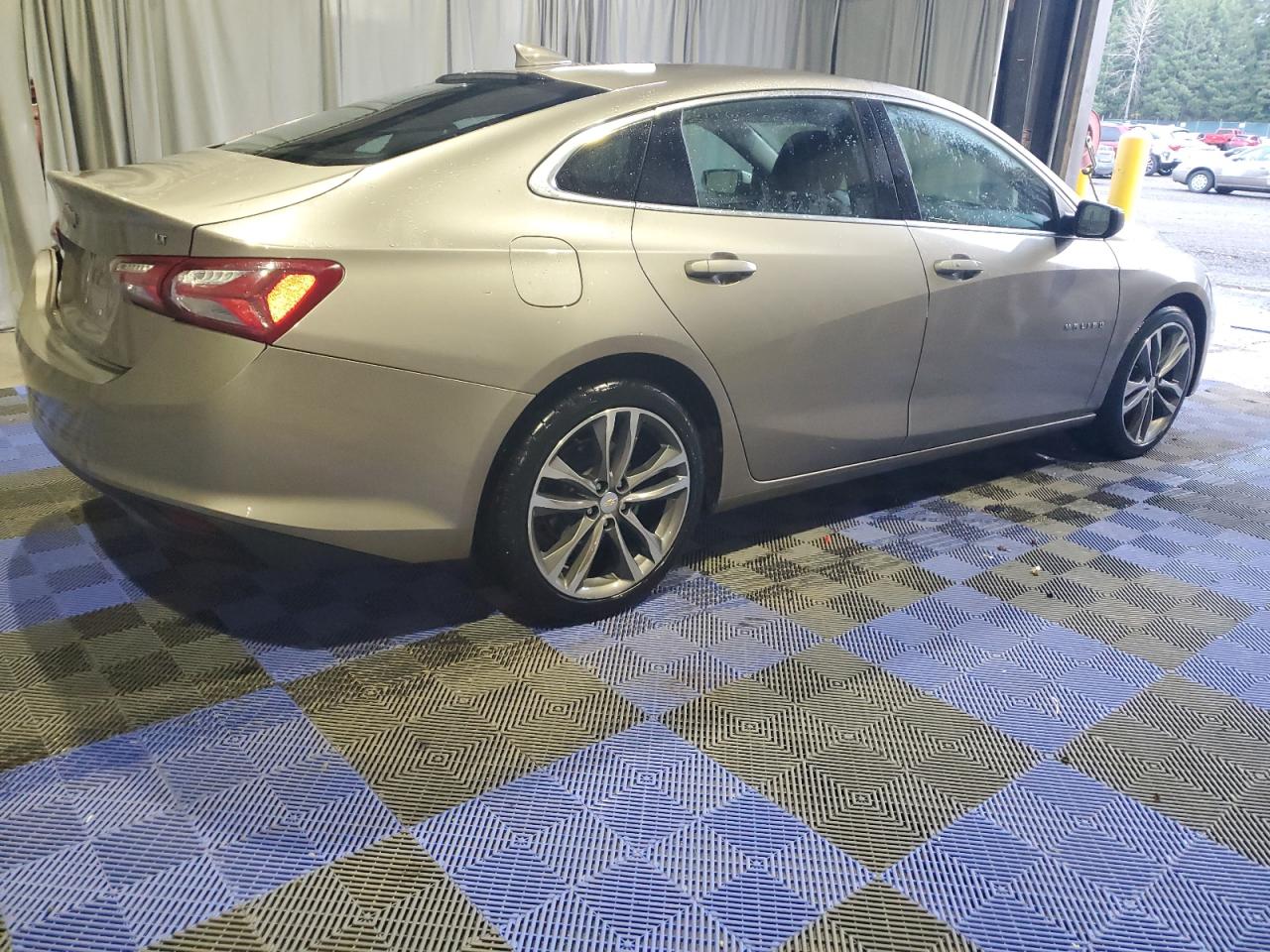 2022 Chevrolet Malibu - Image 3