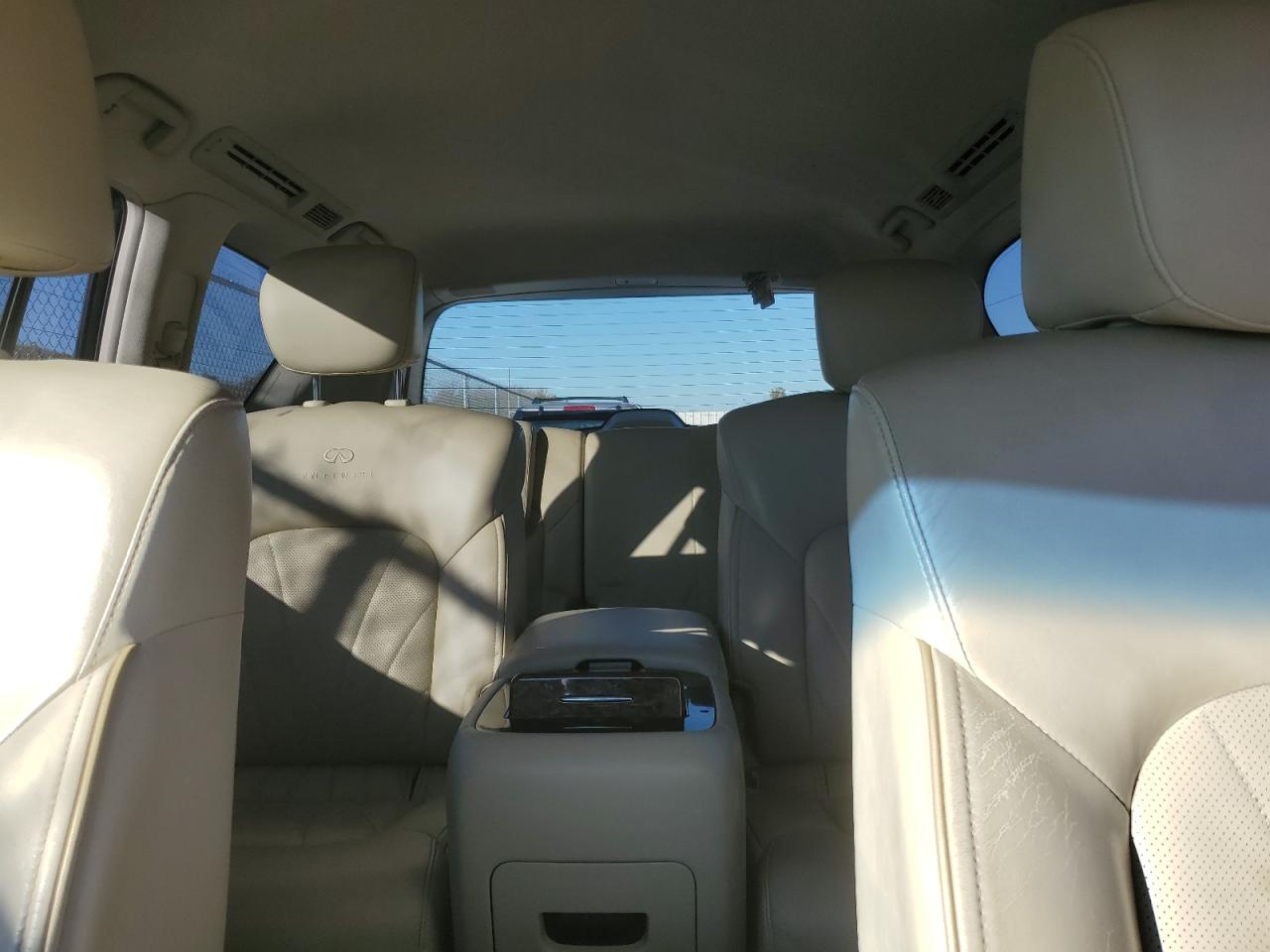 2012 Infiniti QX56 - Image 10