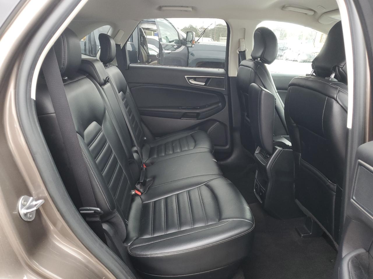 2019 Ford Edge - Image 11