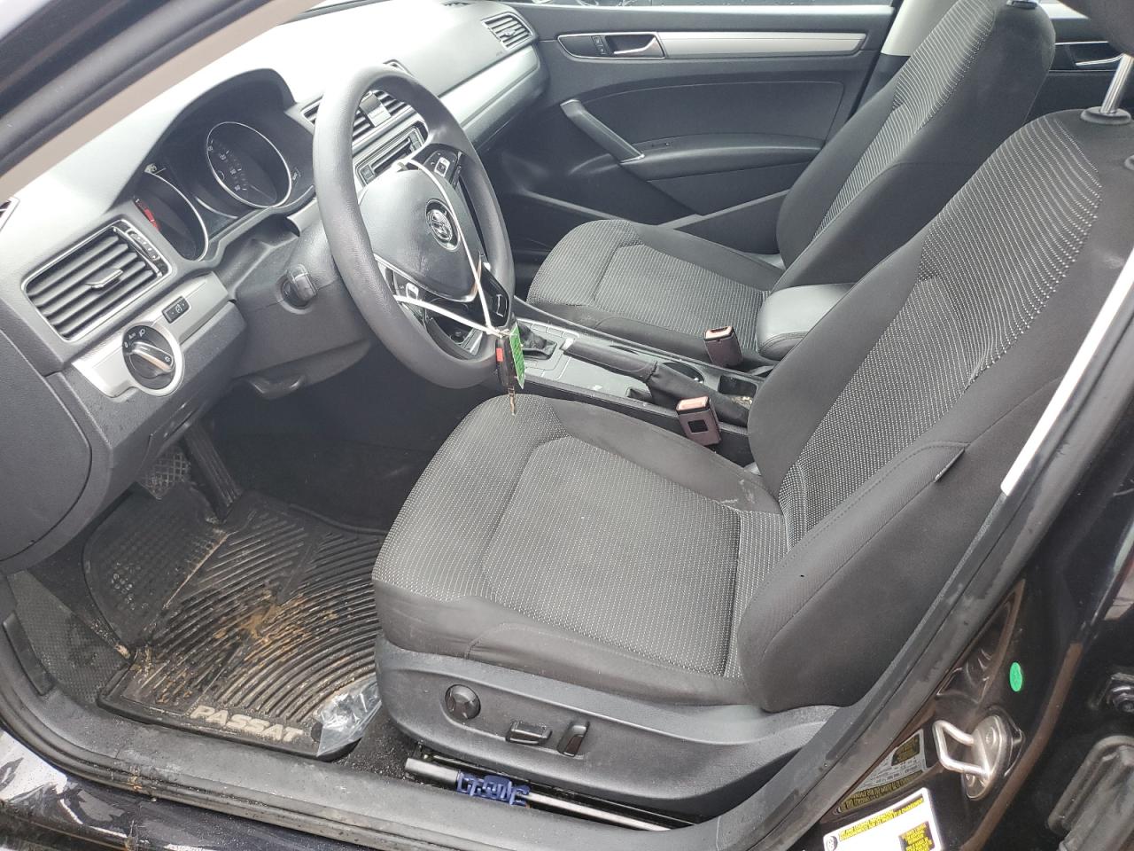 2018 Volkswagen Passat - Image 7