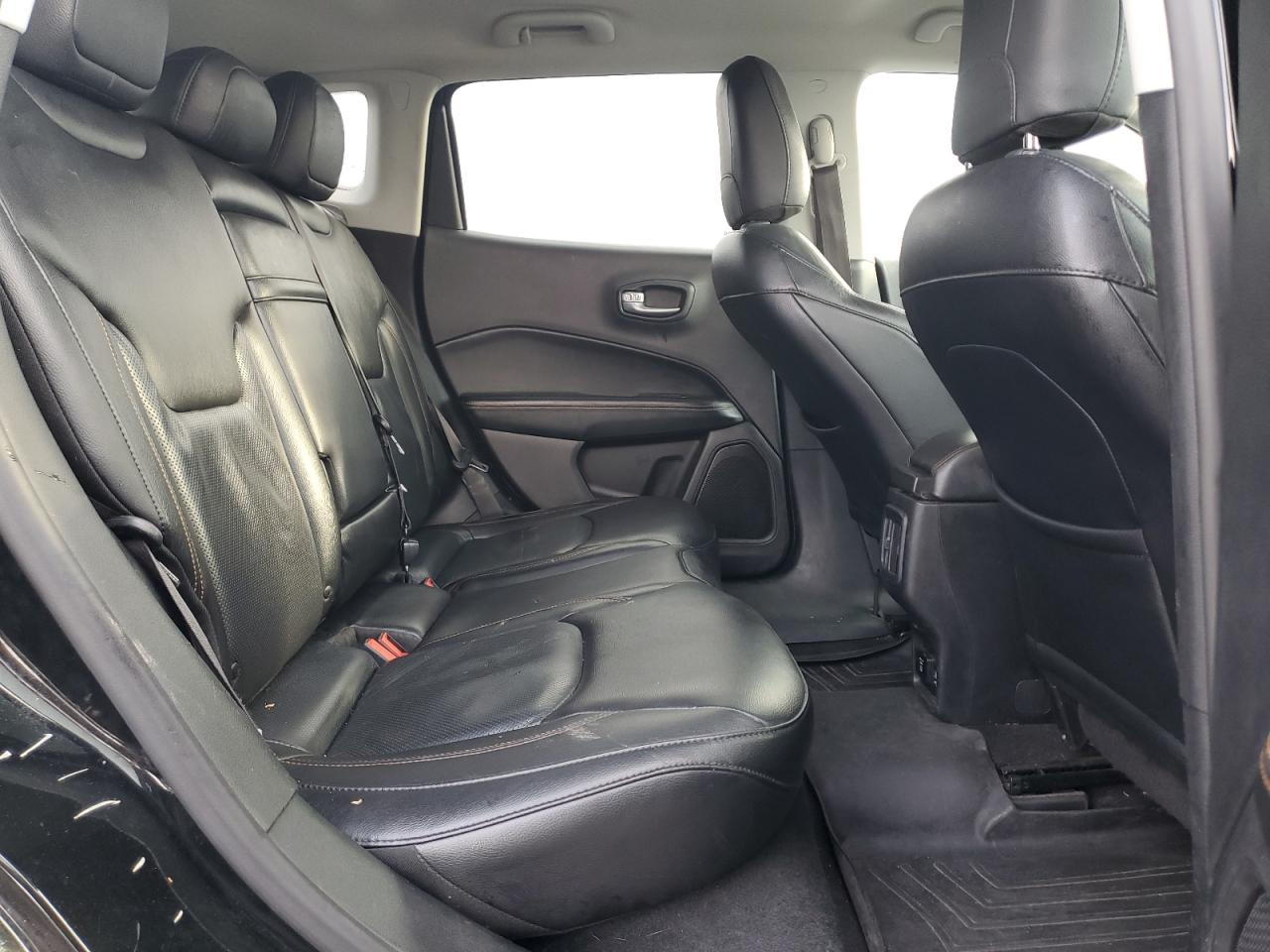 2018 Jeep Compass - Image 11