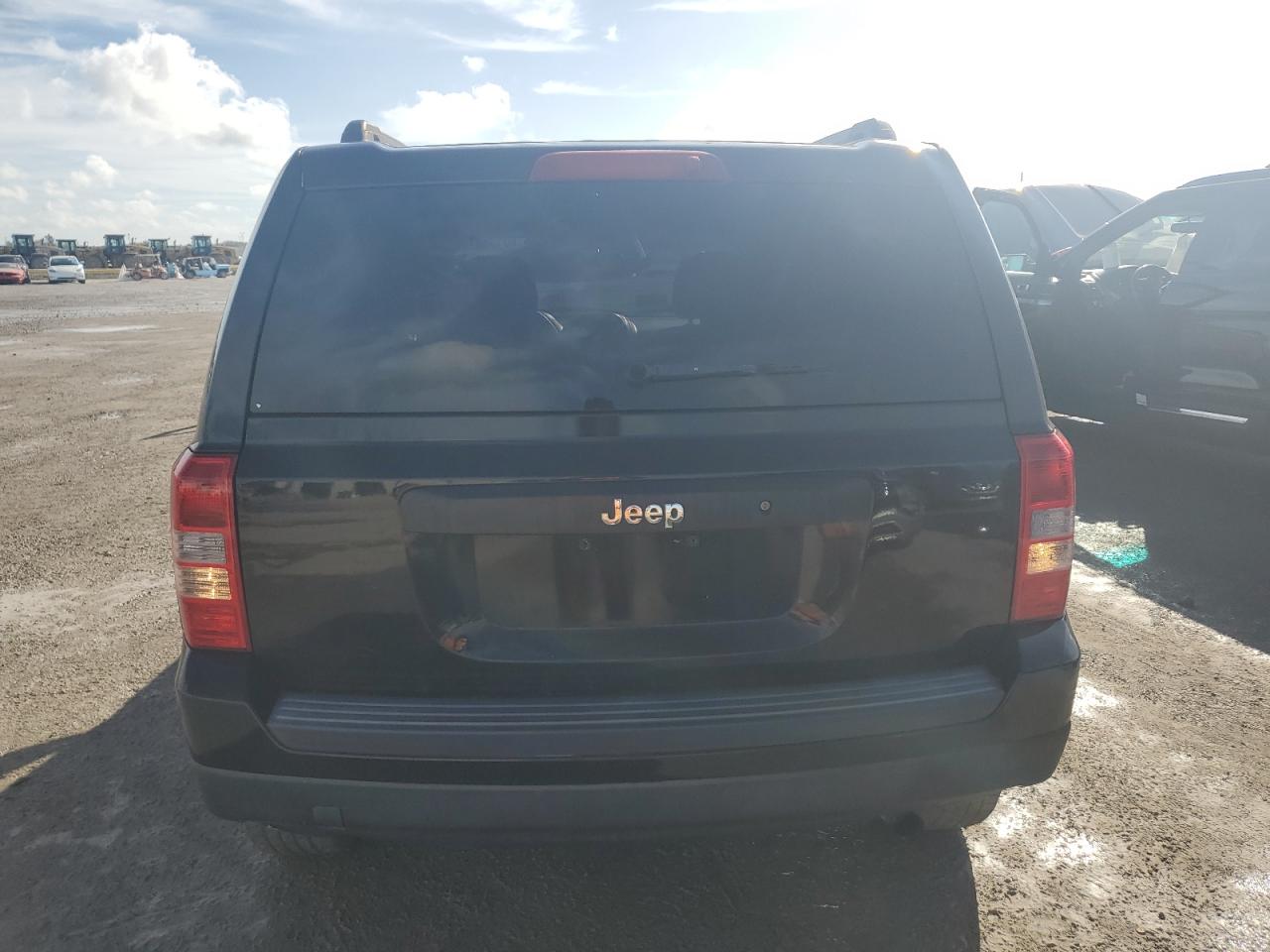 VIN 1C4NJPBA4ED642531 2014 JEEP PATRIOT no.6