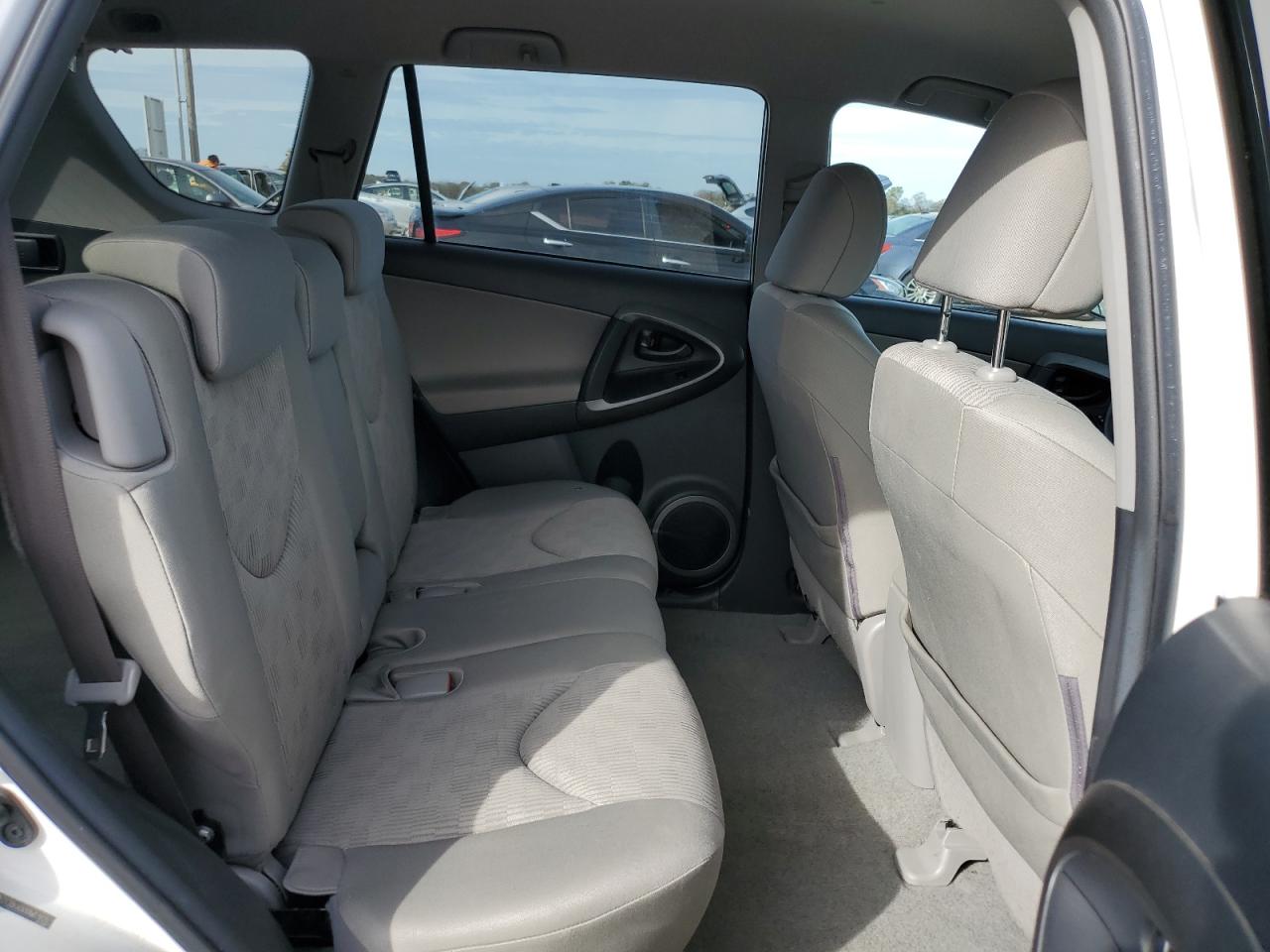 2010 Toyota RAV 4 - Image 11