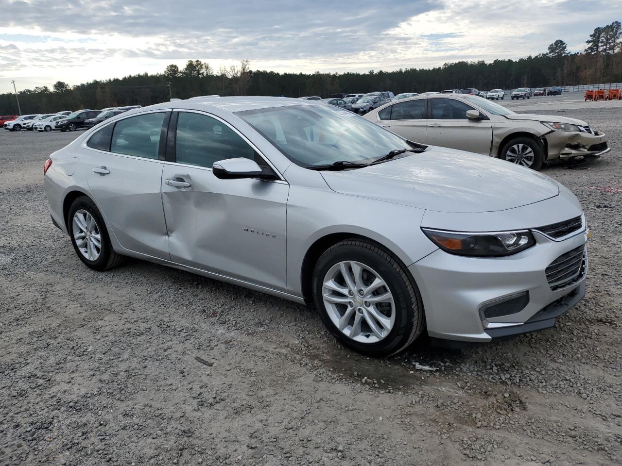 VIN 1G1ZE5ST6HF233606 2017 CHEVROLET MALIBU no.4