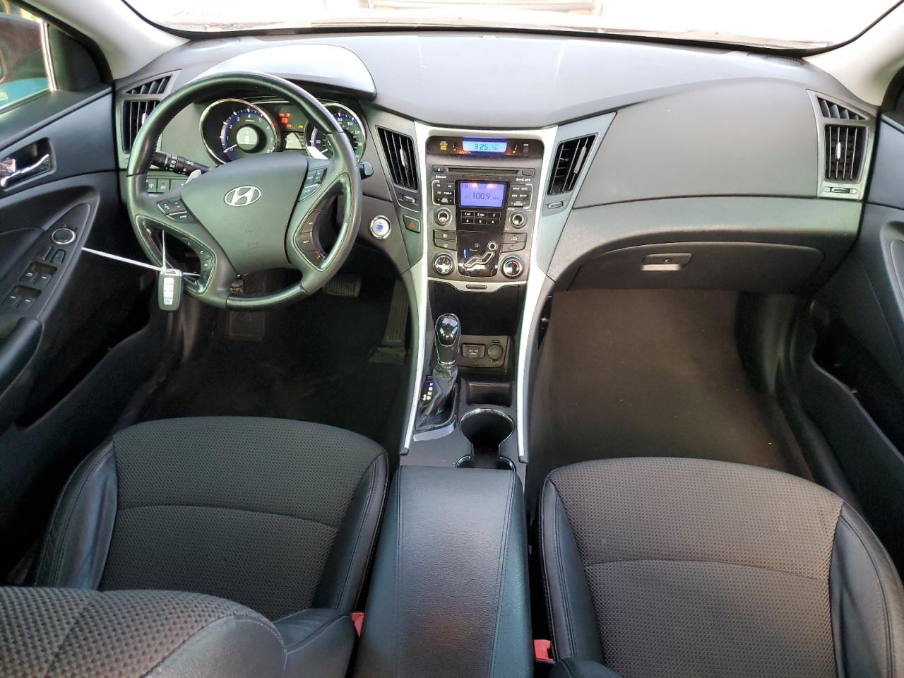 2011 Hyundai Sonata - Image 8