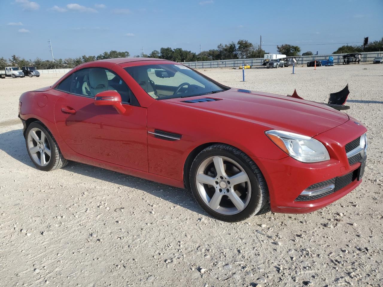 VIN WDDPK4HA4DF050549 2013 MERCEDES-BENZ SLK-CLASS no.4