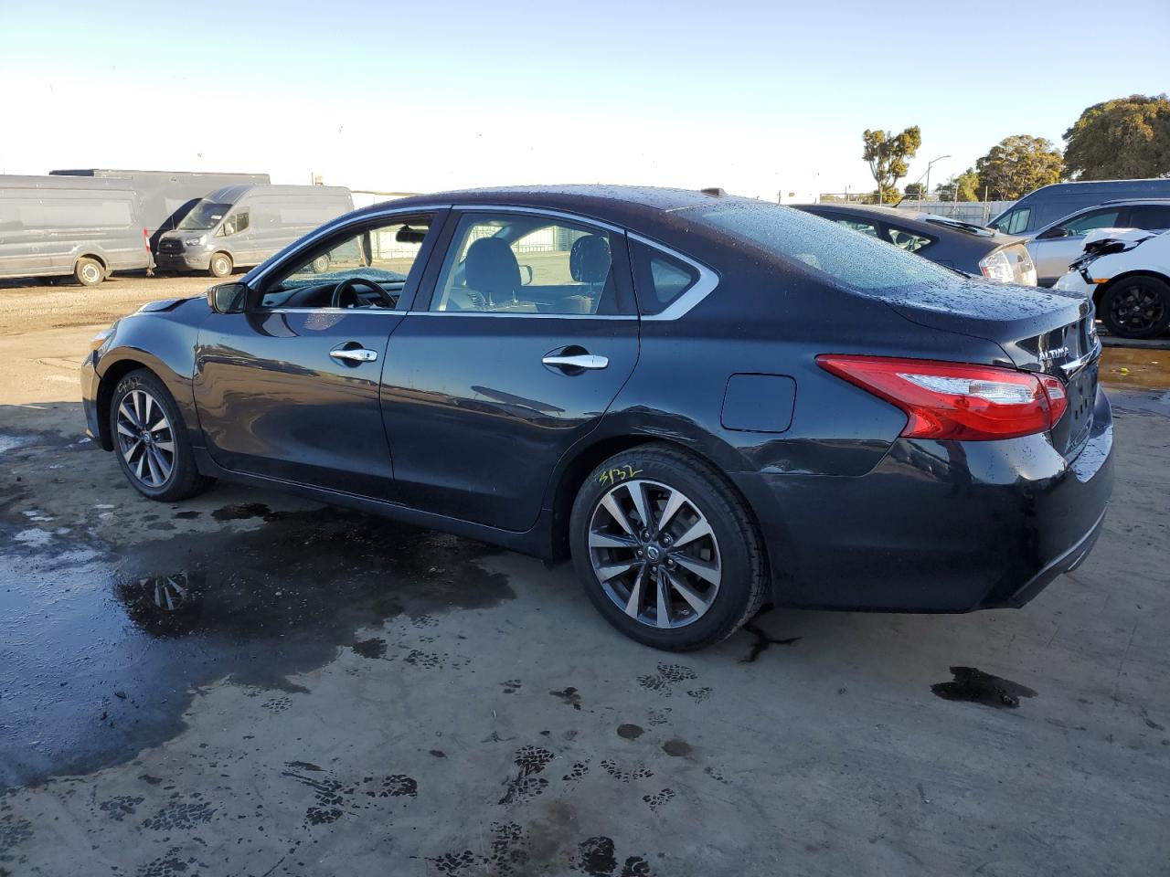 2017 Nissan Altima - Image 2