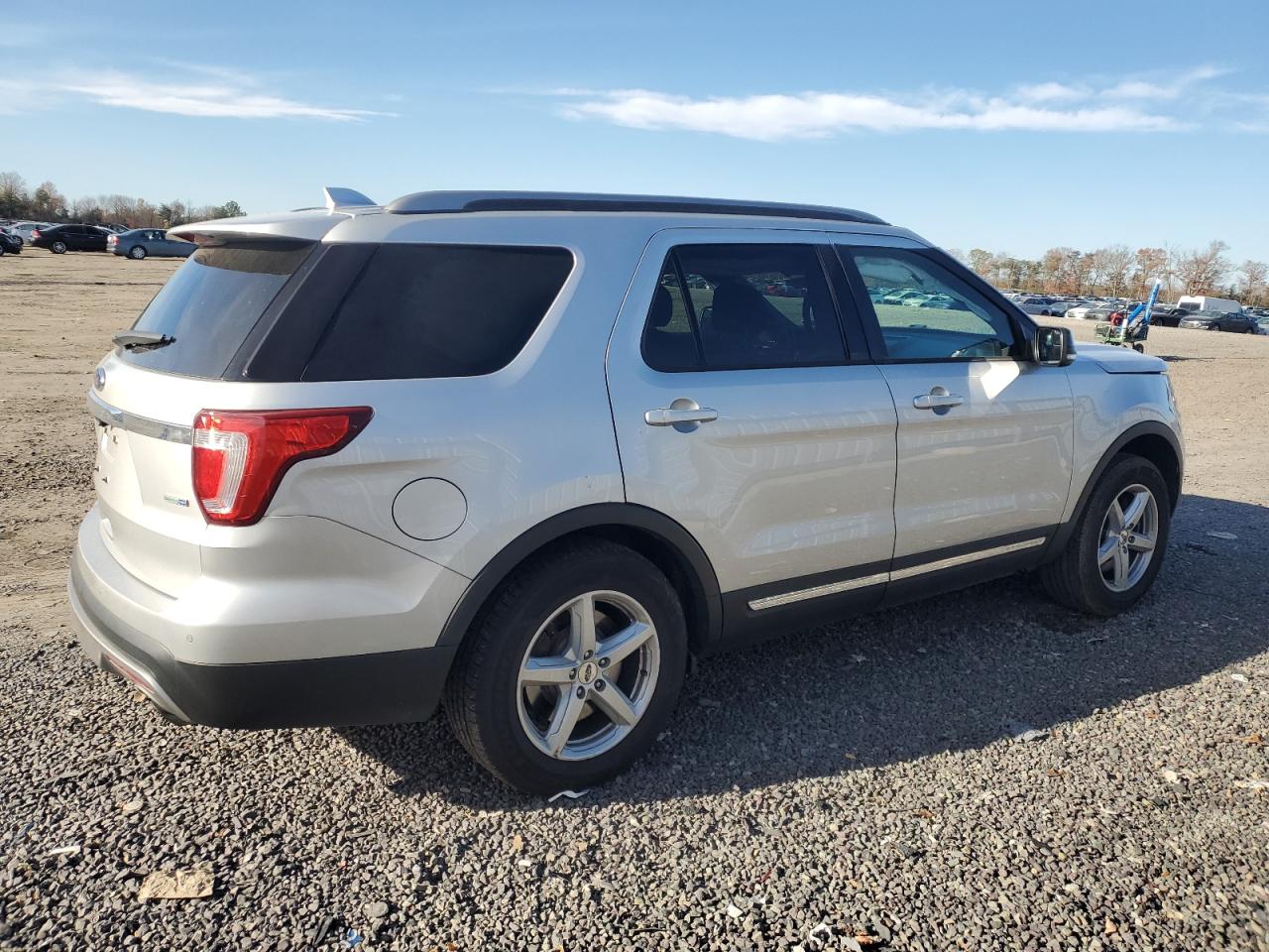 2017 Ford Explorer - Image 3
