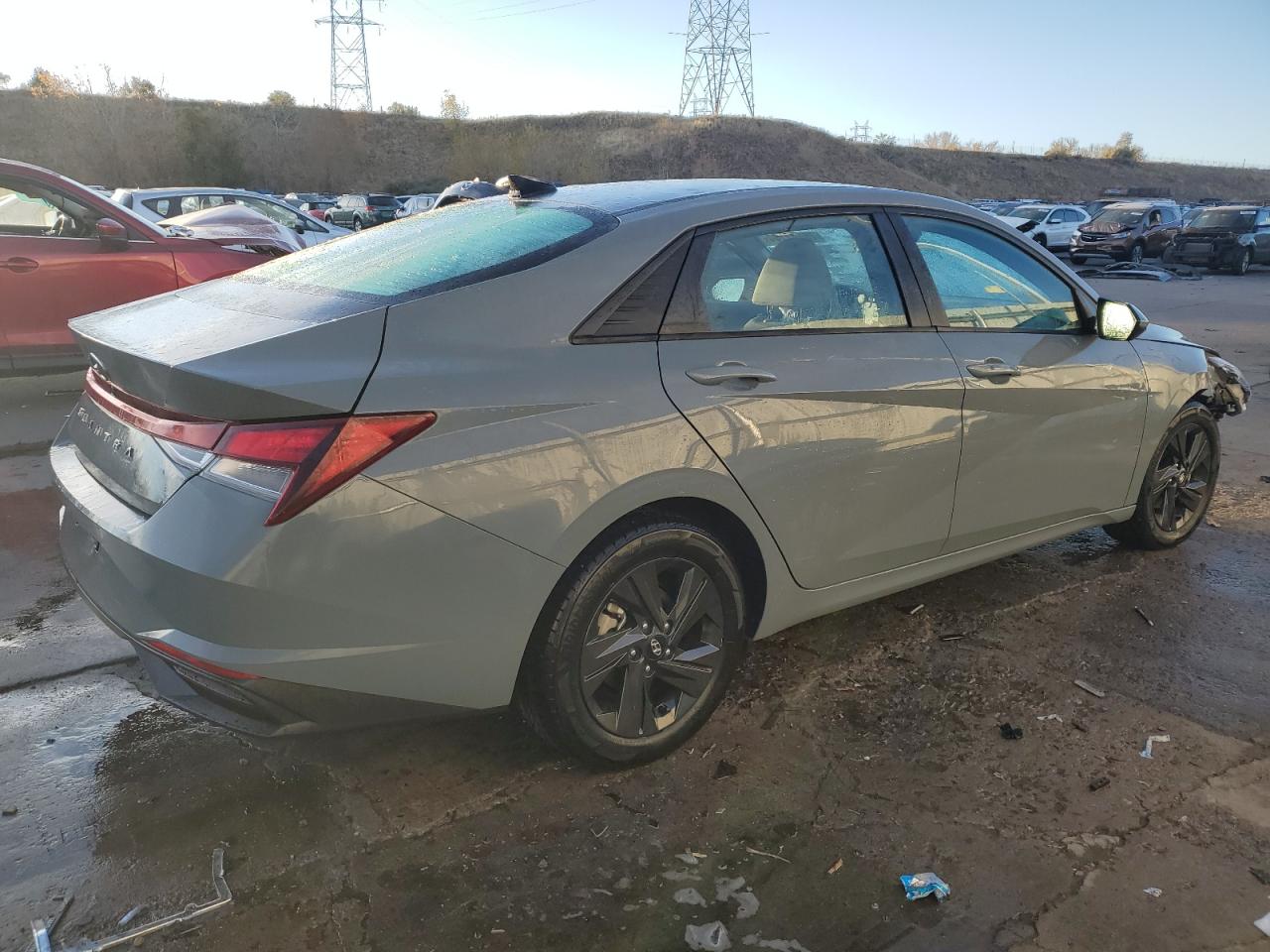 2021 Hyundai Elantra - Image 3