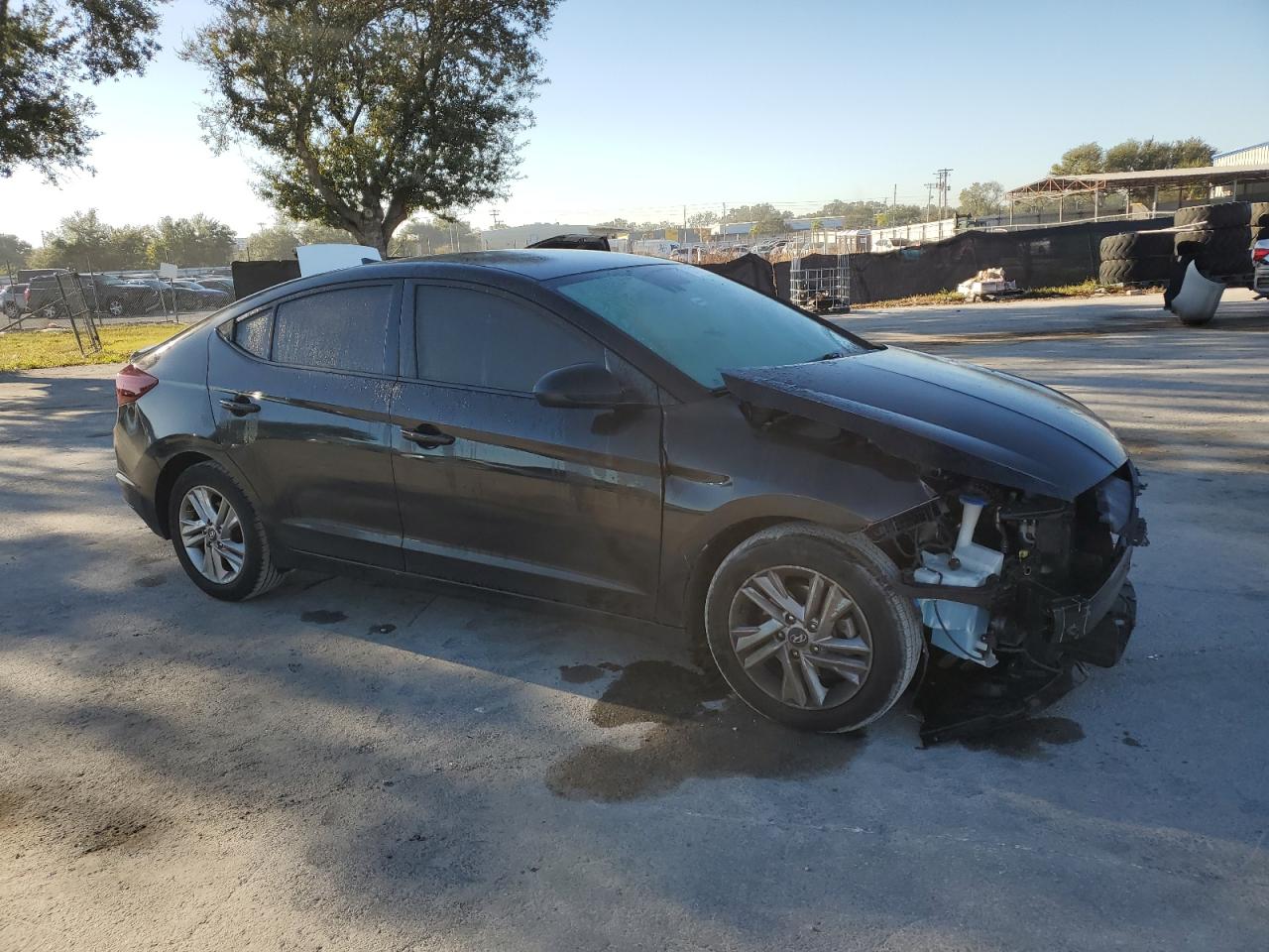 2019 Hyundai Elantra - Image 4