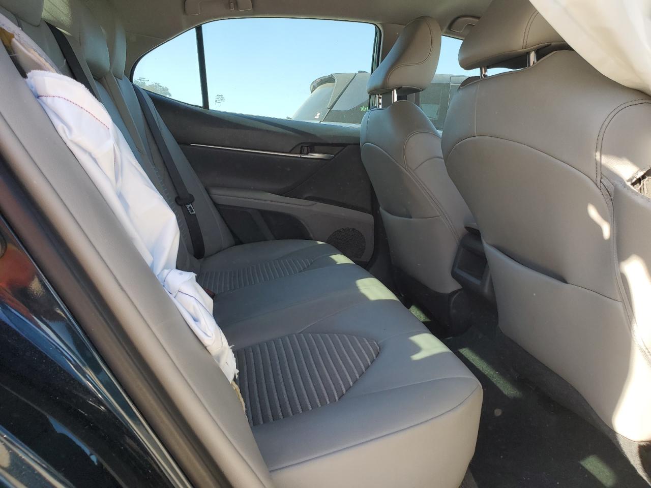 2021 Toyota Camry - Image 10