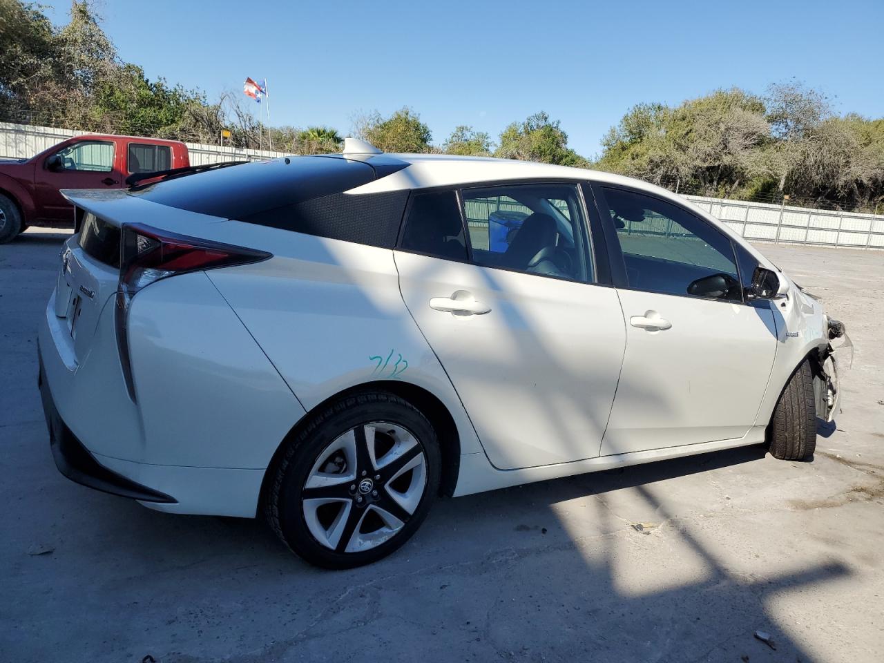 2016 Toyota Prius - Image 3