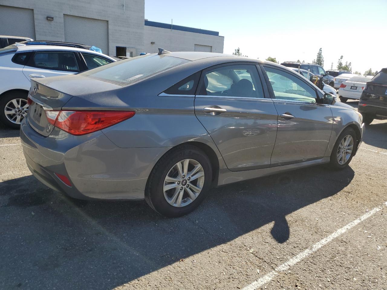 2014 Hyundai Sonata - Image 3