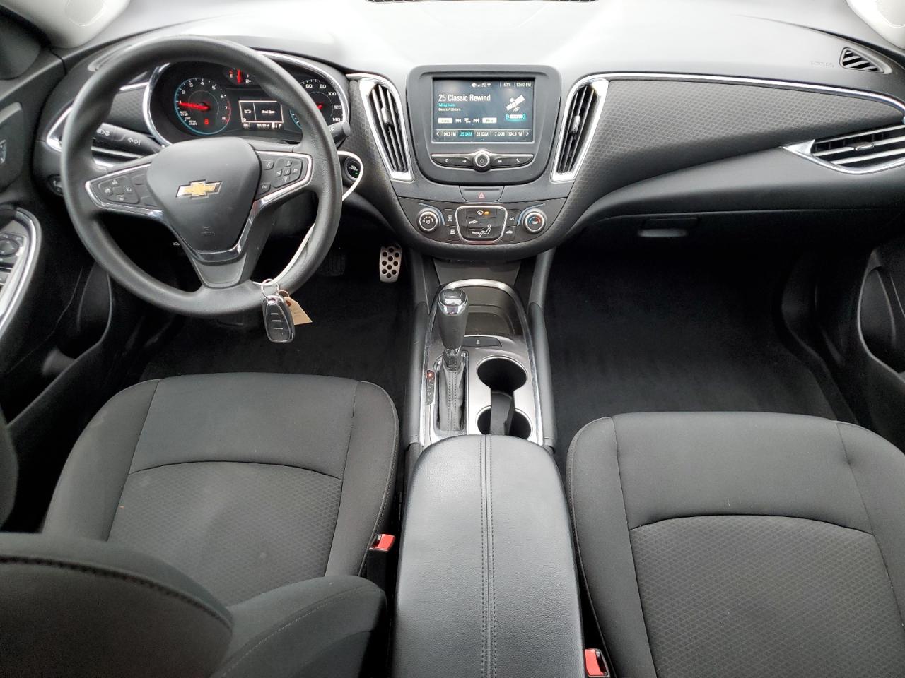 2017 Chevrolet Malibu - Image 8