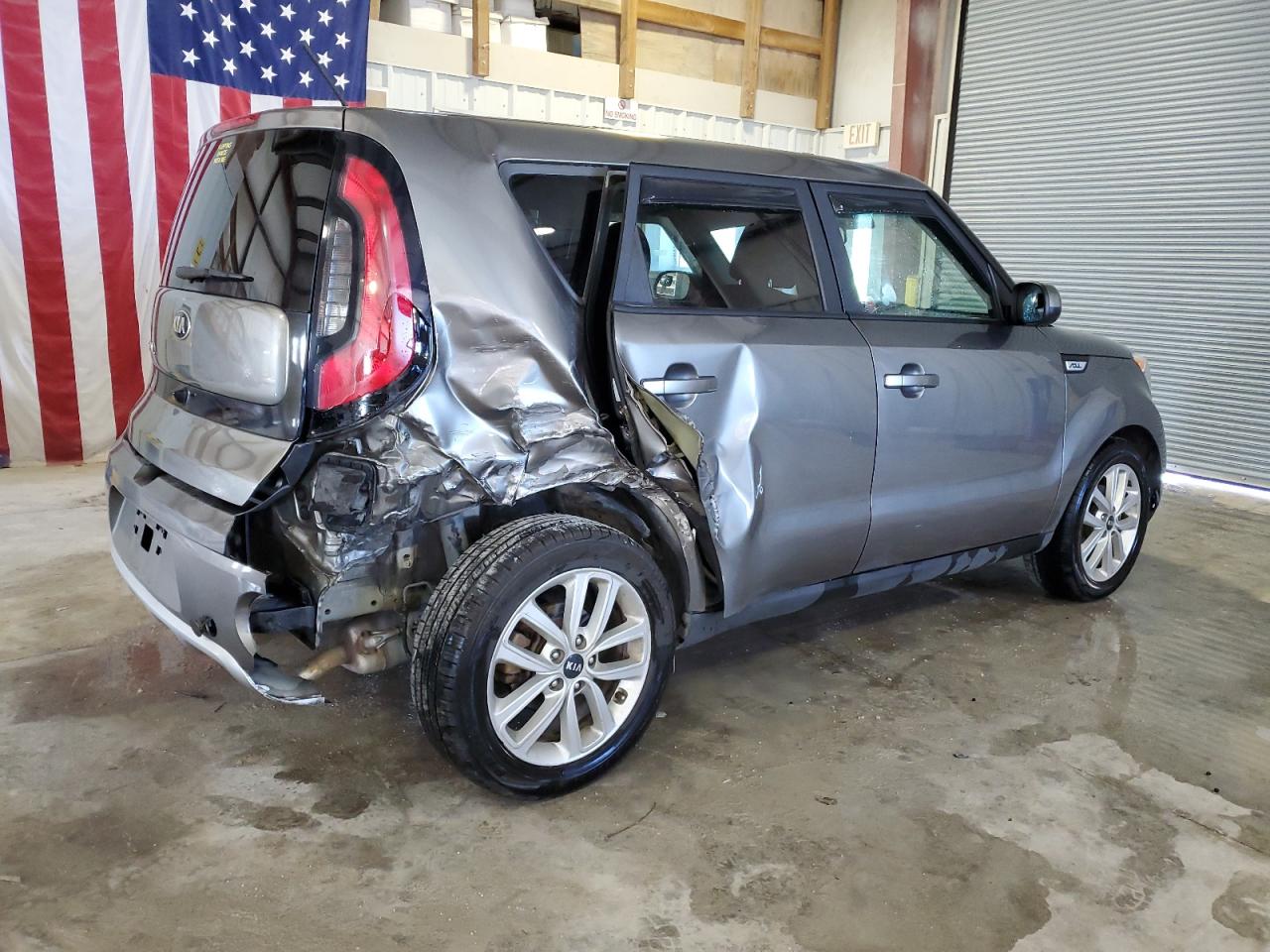 VIN KNDJP3A58J7534495 2018 KIA SOUL no.3