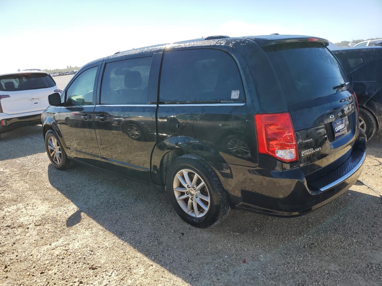 2019 Dodge Caravan - Image 2