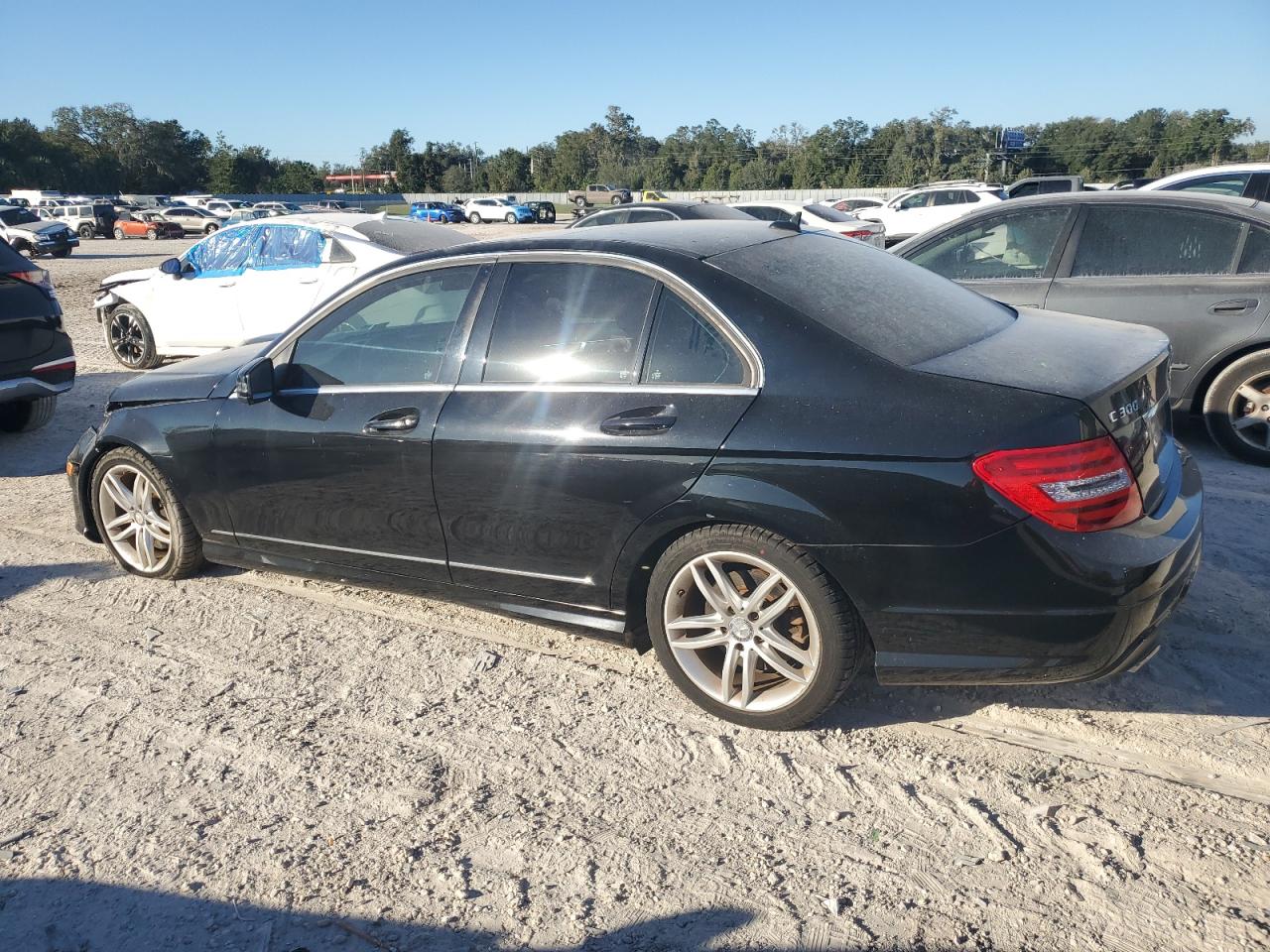 VIN WDDGF8AB0DR287052 2013 MERCEDES-BENZ C-CLASS no.2