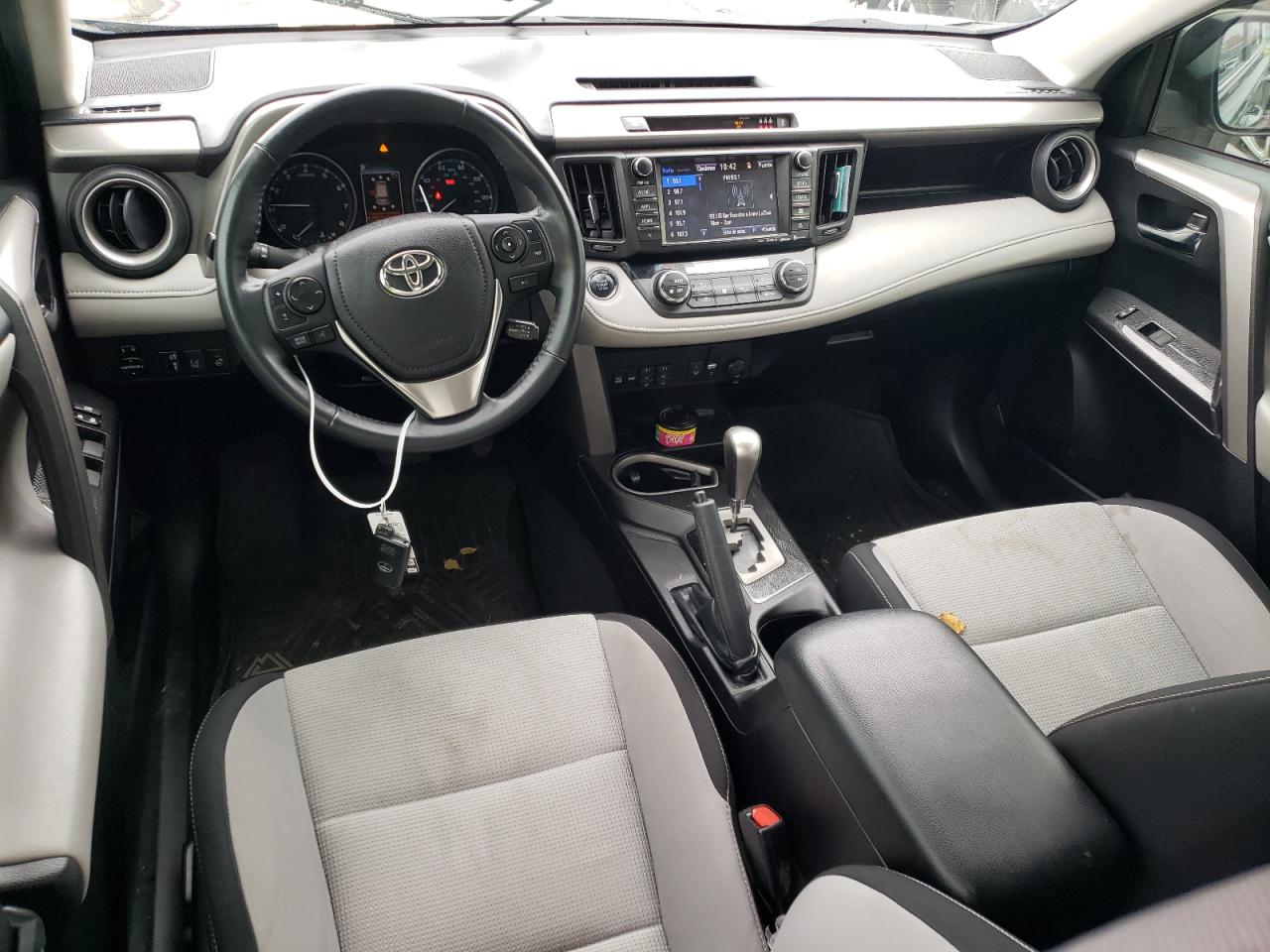 2018 Toyota RAV 4 - Image 8