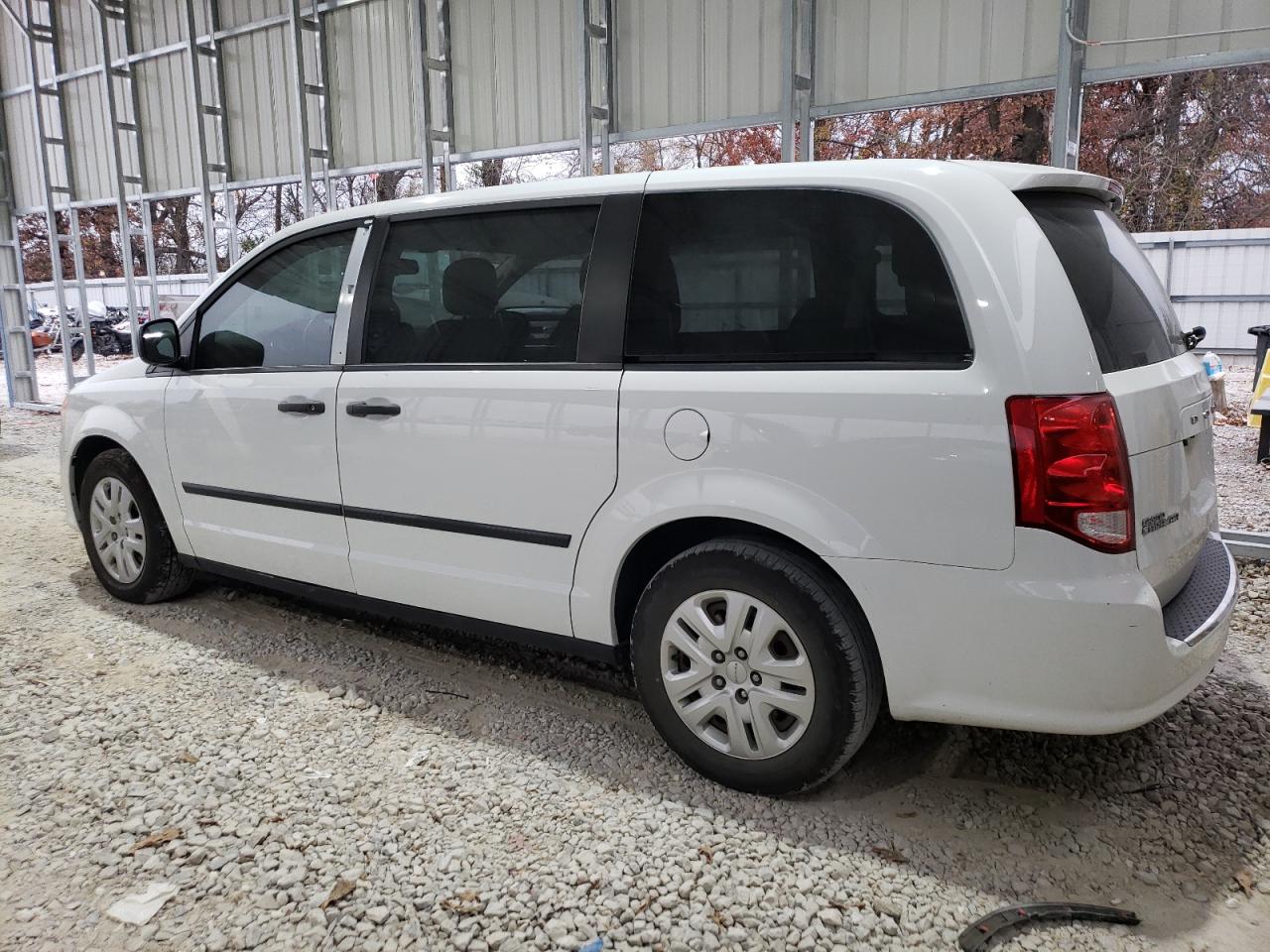 2016 Dodge Caravan - Image 2