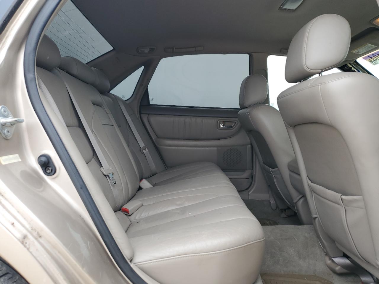 2002 Toyota Avalon - Image 10