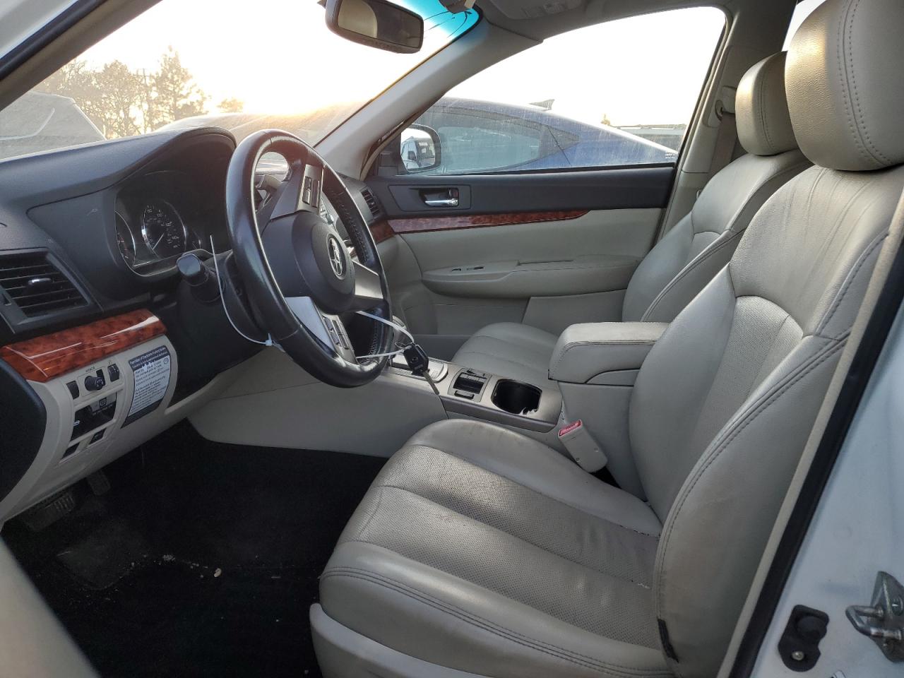 2011 Subaru Outback - Image 7