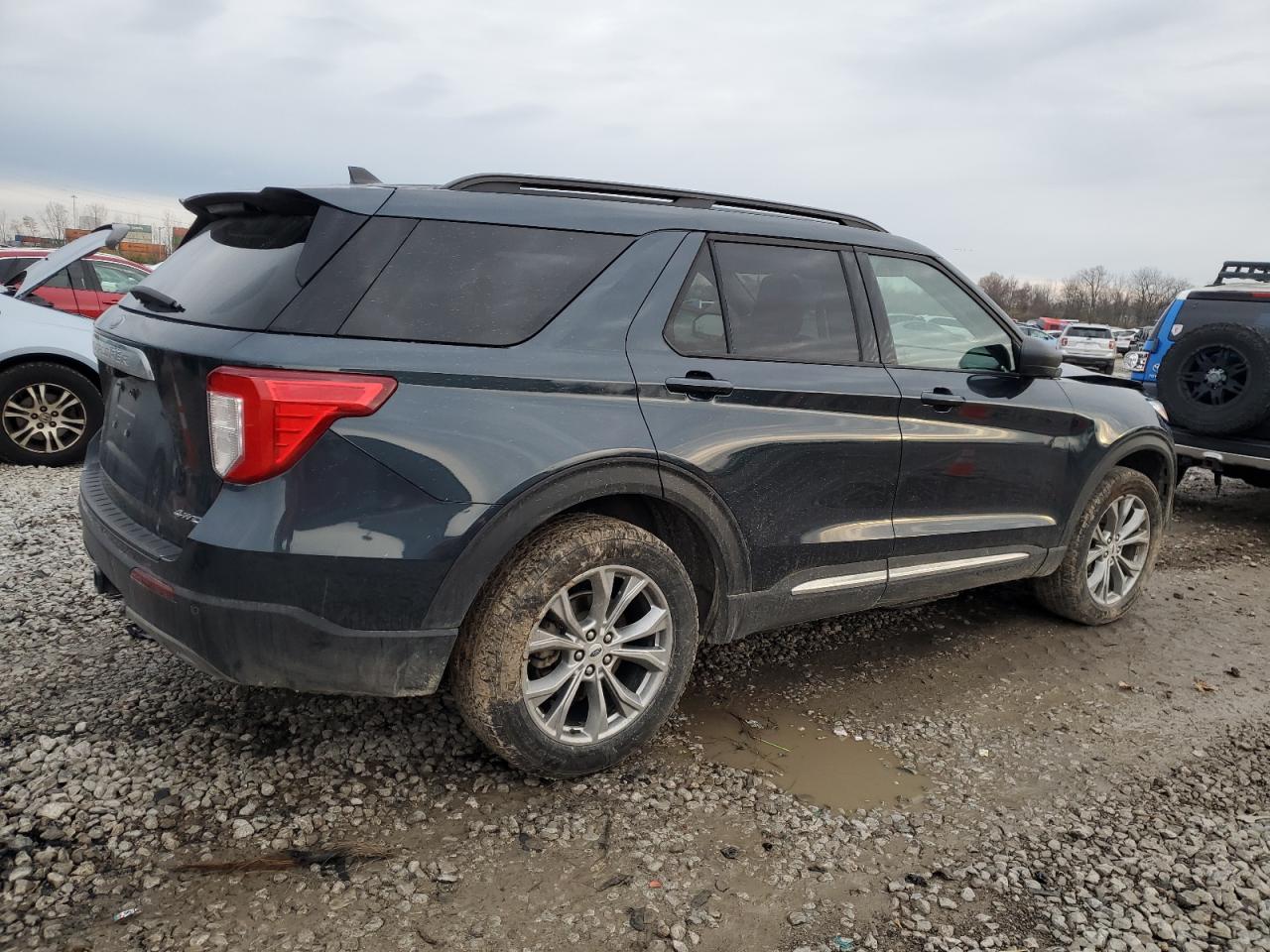 2022 Ford Explorer - Image 3