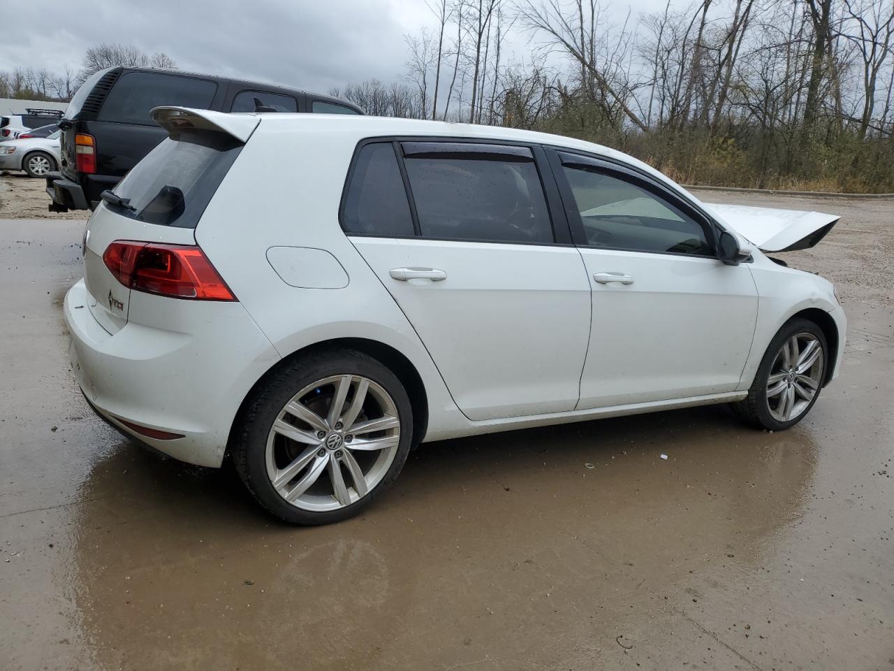 2016 Volkswagen Golf - Image 3