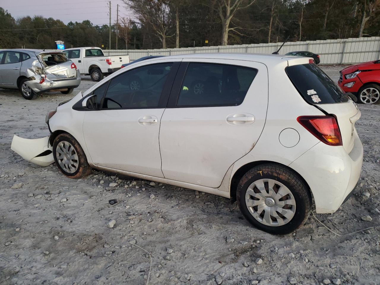 VIN VNKKTUD30FA020240 2015 TOYOTA YARIS no.2