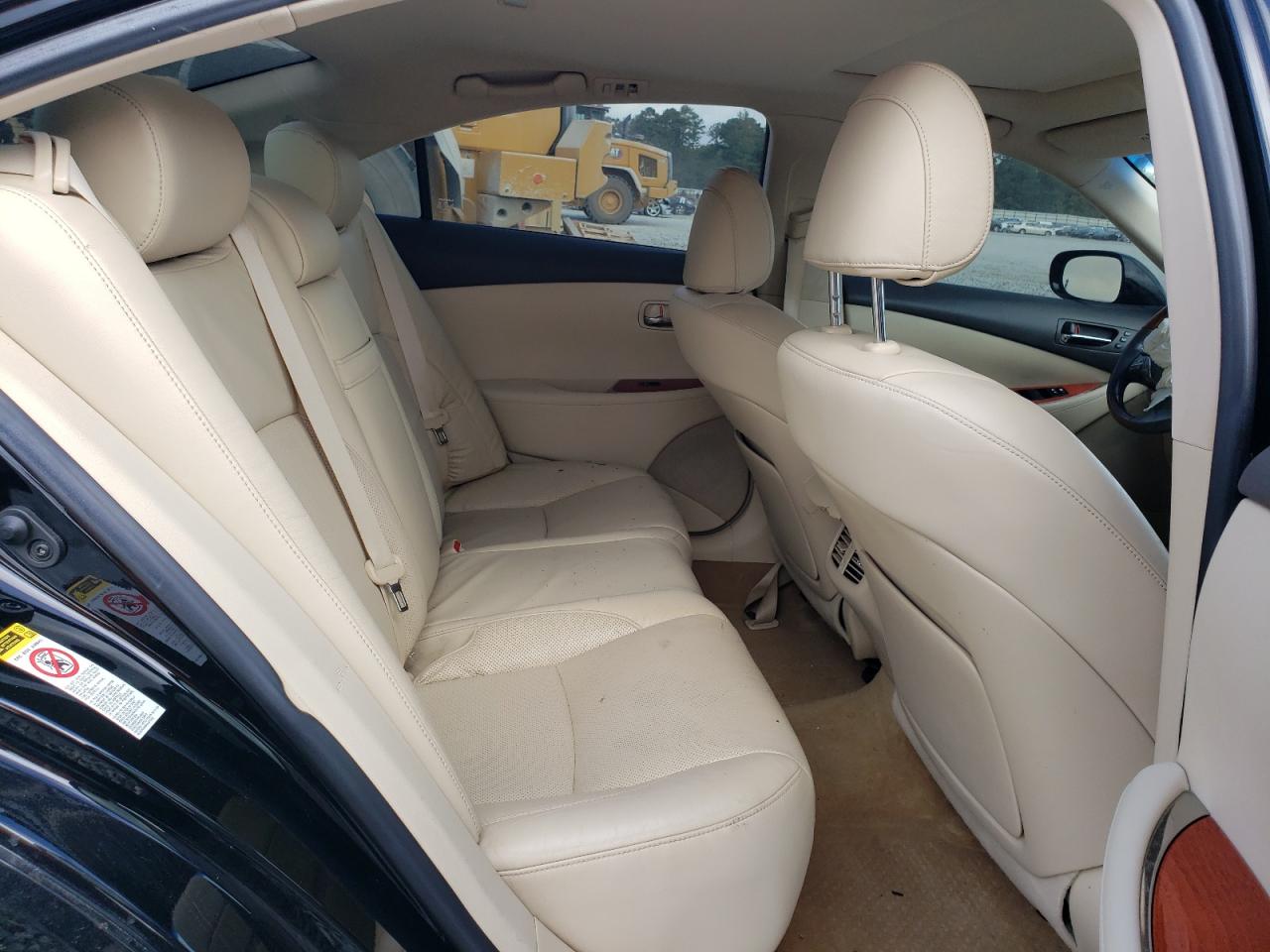 2010 Lexus ES - Image 10