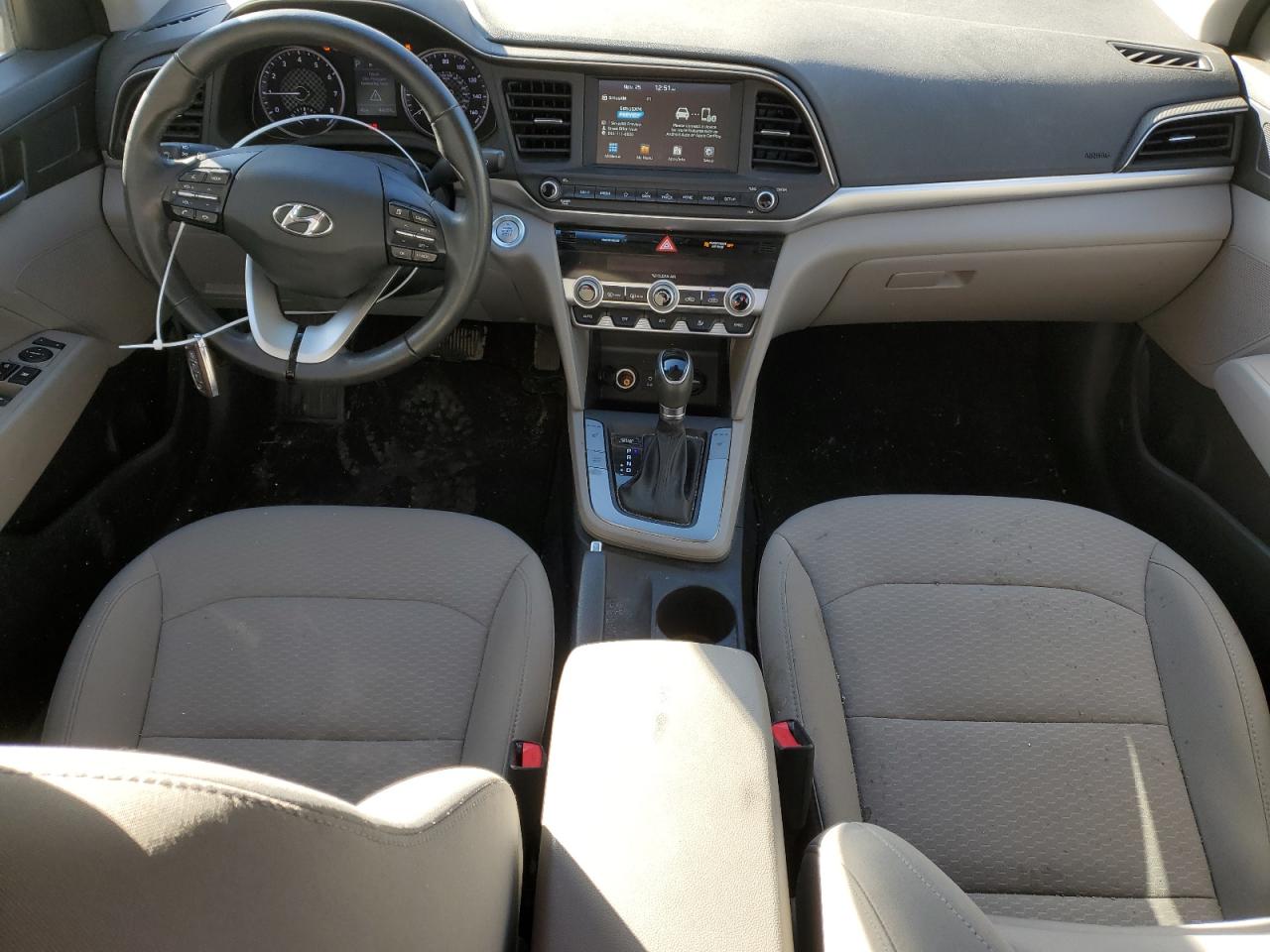 2019 Hyundai Elantra - Image 8