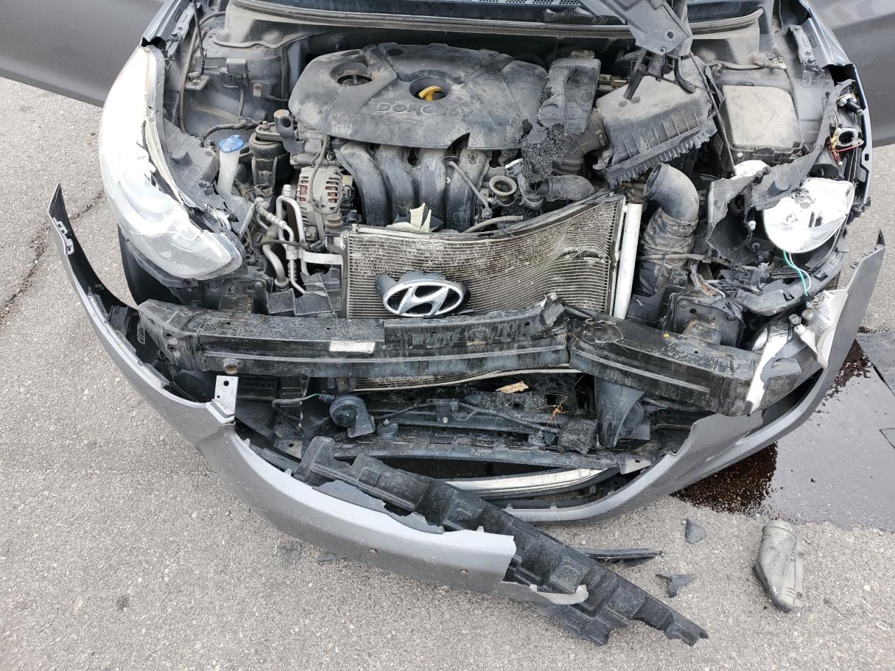 2012 Hyundai Elantra - Image 12