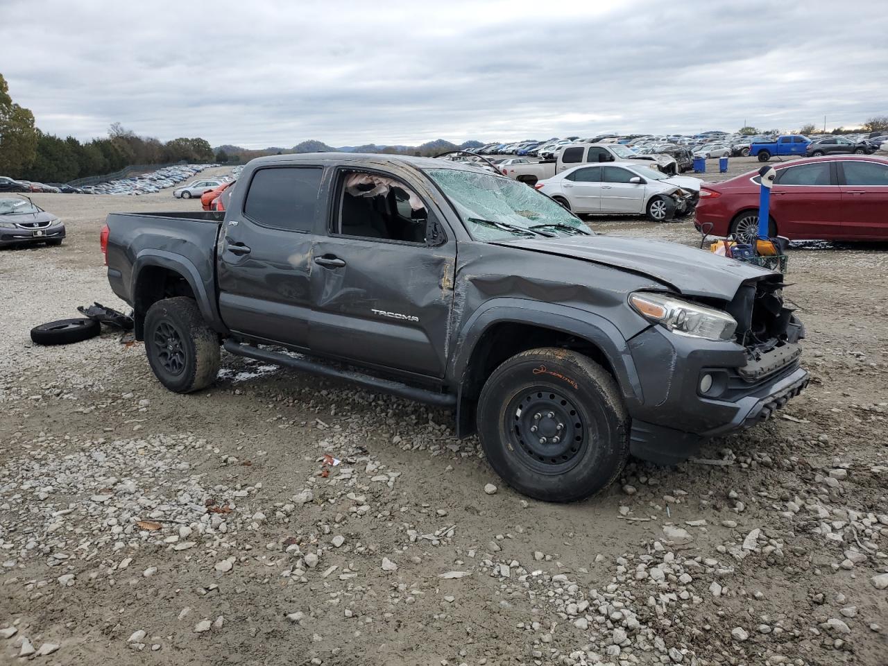 VIN 3TMCZ5AN8HM065780 2017 TOYOTA TACOMA no.4