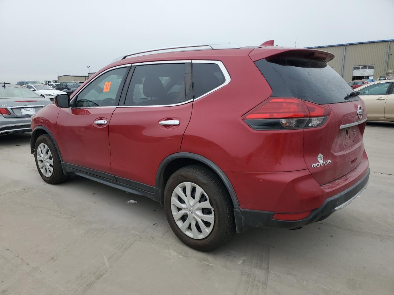 2017 Nissan Rogue - Image 2