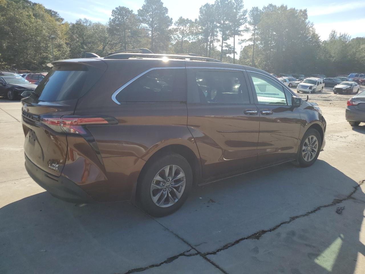 2022 Toyota Sienna - Image 3