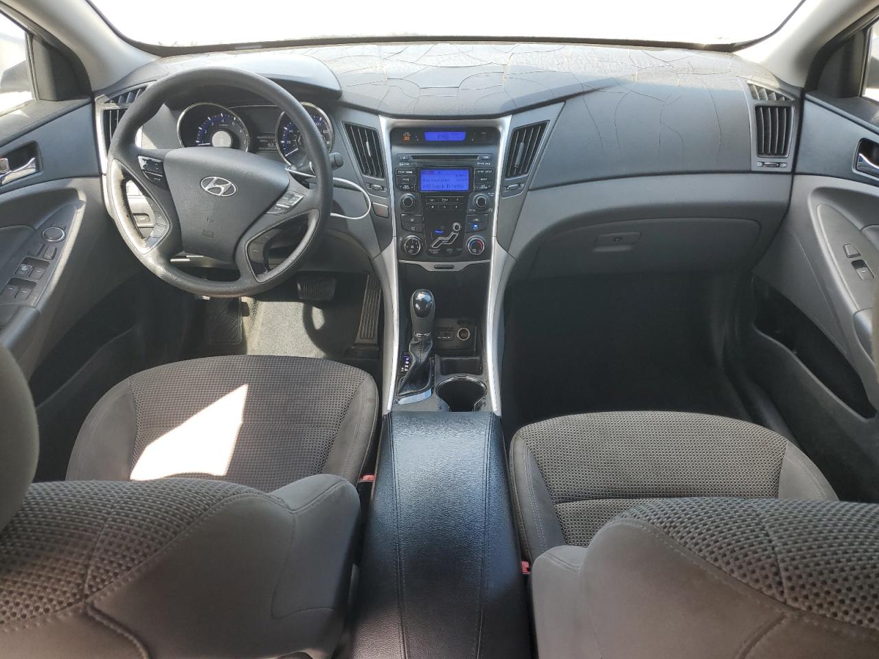 2012 Hyundai Sonata - Image 8