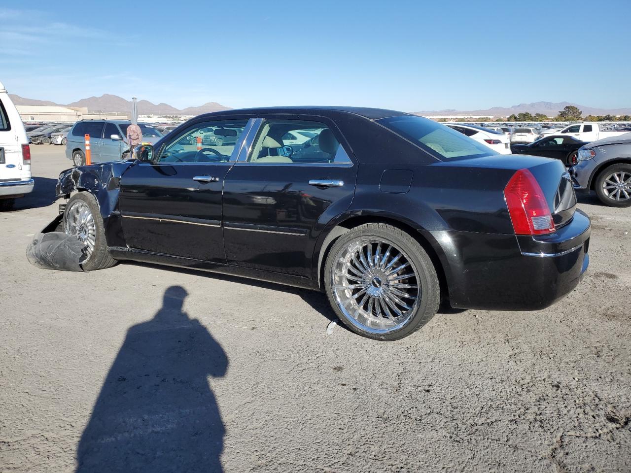 2005 Chrysler 300 - Image 2