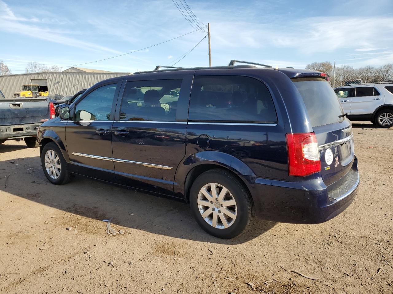 2014 Chrysler Town & Country - Image 2