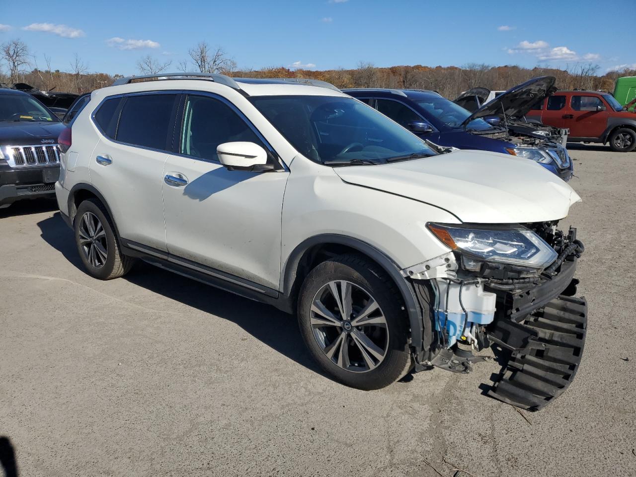 2017 Nissan Rogue - Image 4