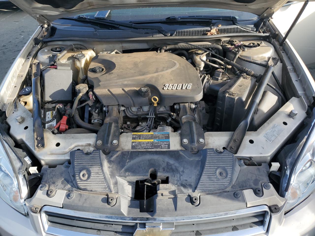 2010 Chevrolet Impala - Image 11